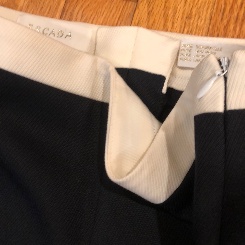 ESCADA SUIT EXTRA PICS - Picture 7 of 8